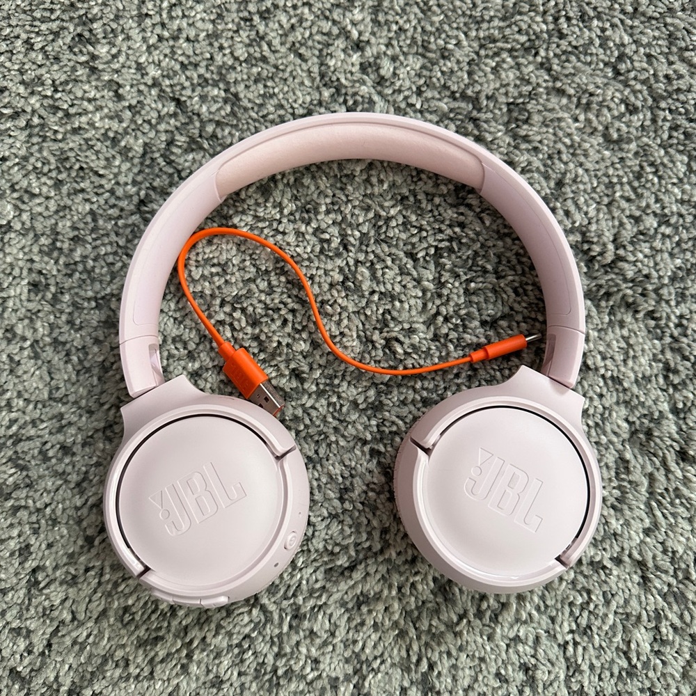 JBL White On-Ear Headphones with Orange Cable